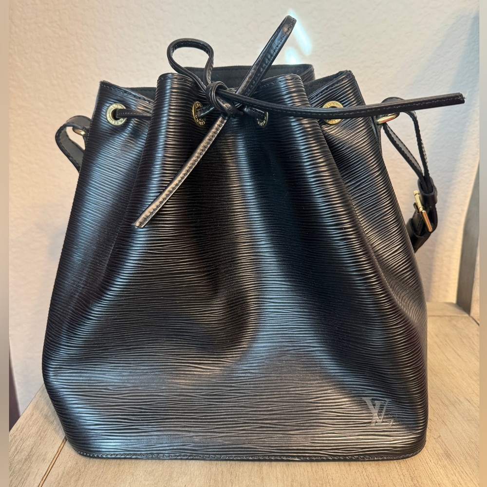 Louis Vuitton Petit Noe Handbag Epi Leather